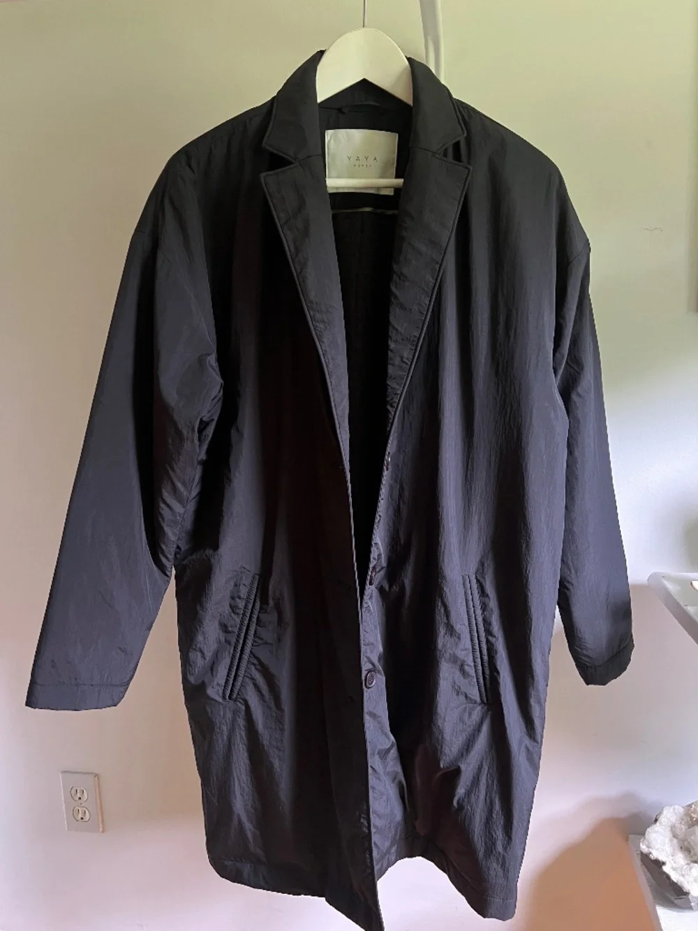 YAYA Women 36 Classic Black Overcoat | Lapels, Three Button - Picture 1 of 7